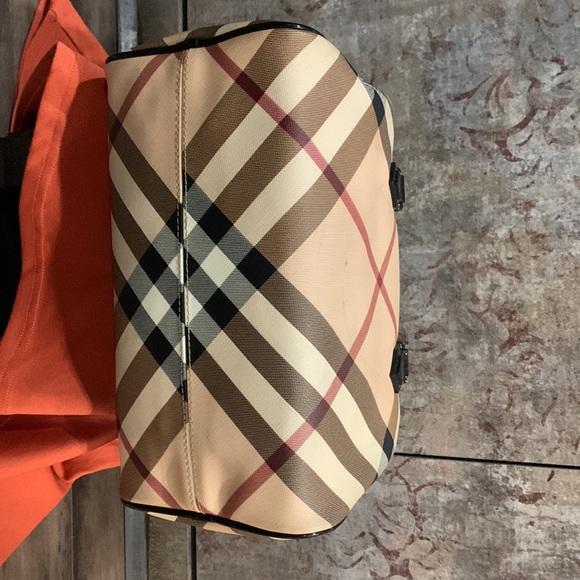 Authentic Burberry Satchel in good condition - Picture 4 of 7